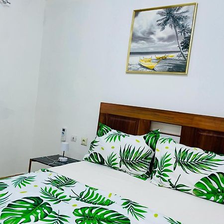 Naiveli-Palm Appartement Meuble Sobre Et Chic Douala Extérieur photo