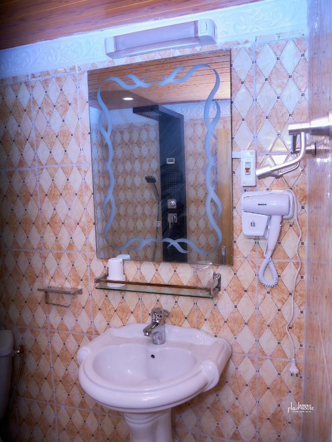 Naiveli-Palm Appartement Meuble Sobre Et Chic Douala Extérieur photo