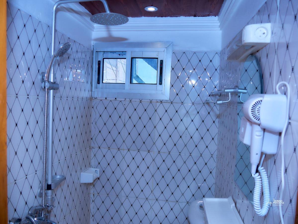 Naiveli-Palm Appartement Meuble Sobre Et Chic Douala Extérieur photo