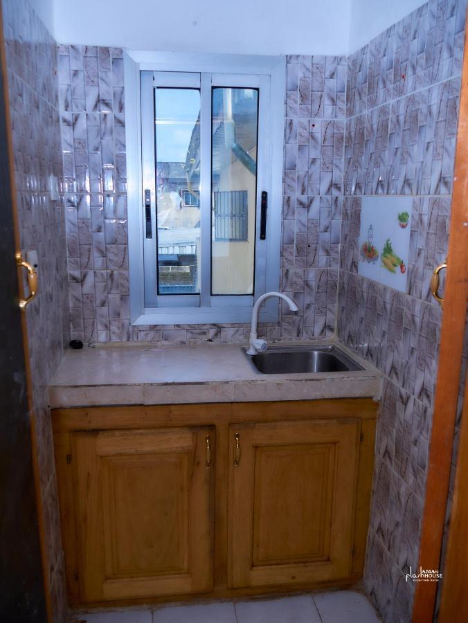 Naiveli-Palm Appartement Meuble Sobre Et Chic Douala Extérieur photo