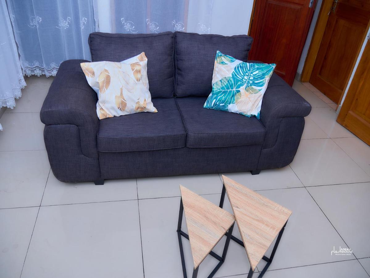 Naiveli-Palm Appartement Meuble Sobre Et Chic Douala Extérieur photo