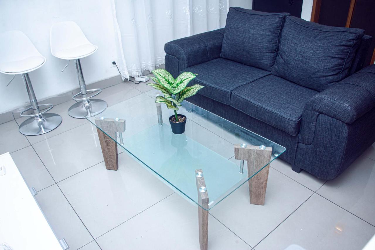 Naiveli-Palm Appartement Meuble Sobre Et Chic Douala Extérieur photo