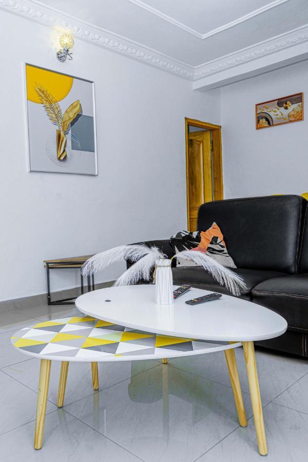 Naiveli-Palm Appartement Meuble Sobre Et Chic Douala Extérieur photo