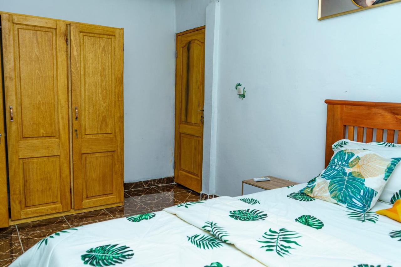 Naiveli-Palm Appartement Meuble Sobre Et Chic Douala Extérieur photo
