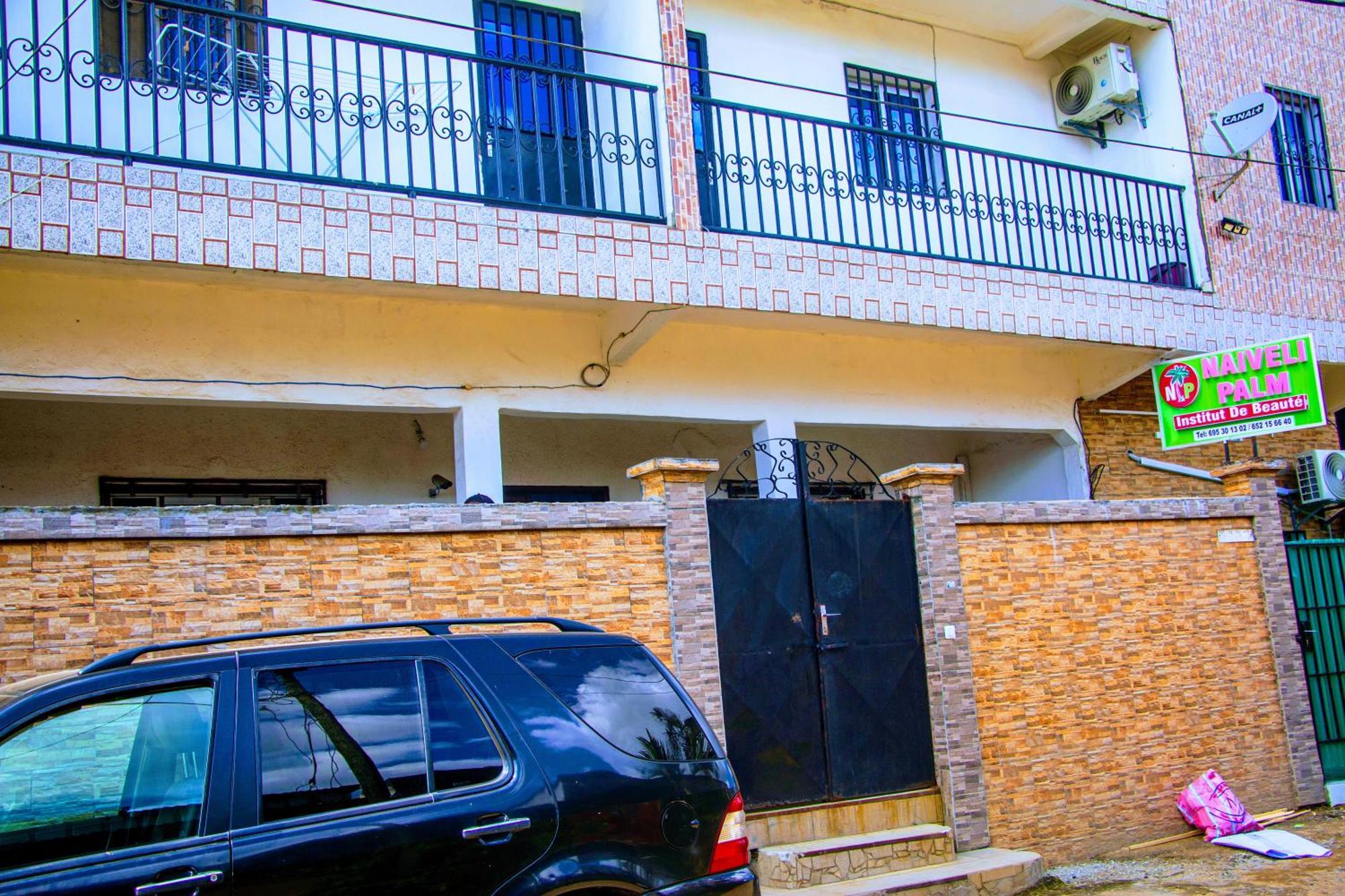 Naiveli-Palm Appartement Meuble Sobre Et Chic Douala Extérieur photo