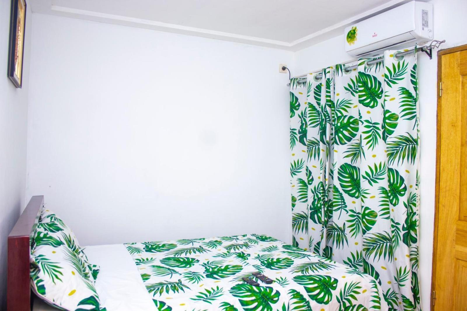 Naiveli-Palm Appartement Meuble Sobre Et Chic Douala Extérieur photo