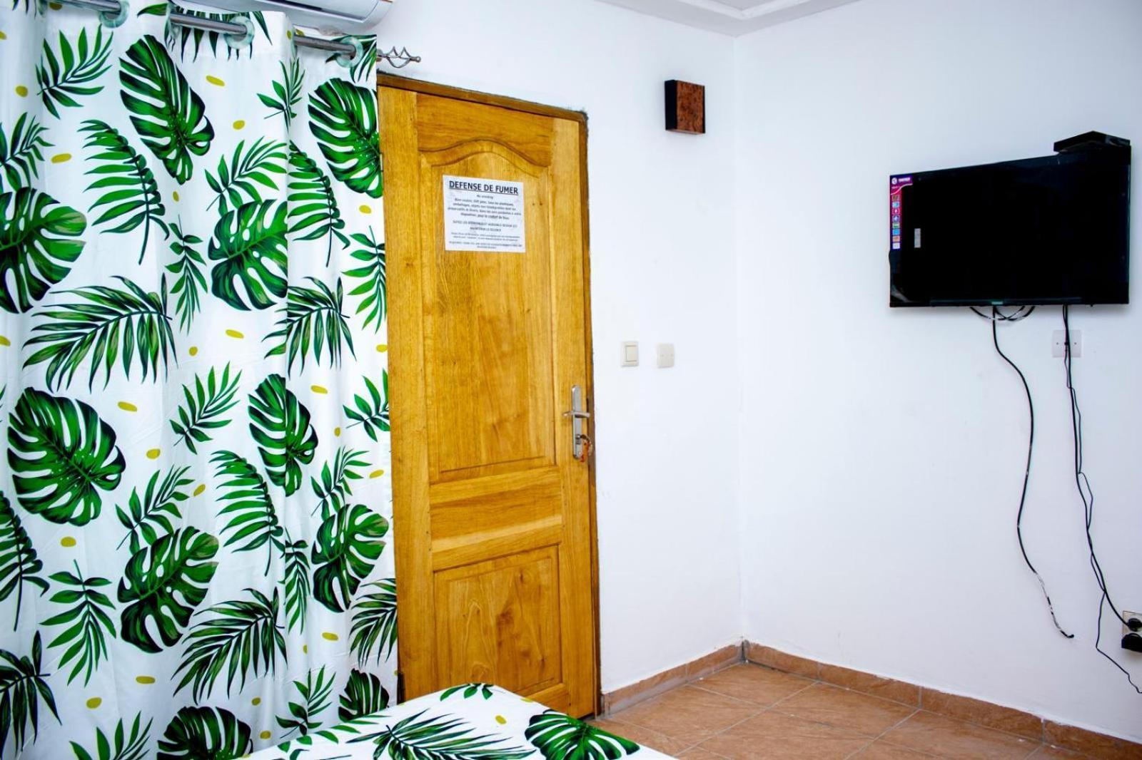 Naiveli-Palm Appartement Meuble Sobre Et Chic Douala Extérieur photo
