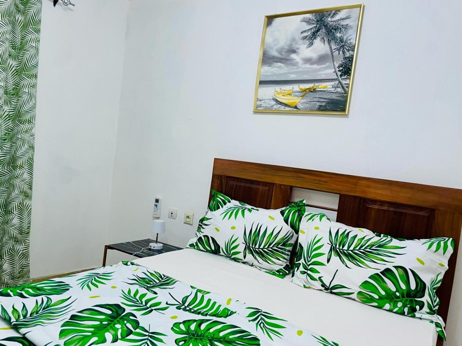 Naiveli-Palm Appartement Meuble Sobre Et Chic Douala Extérieur photo