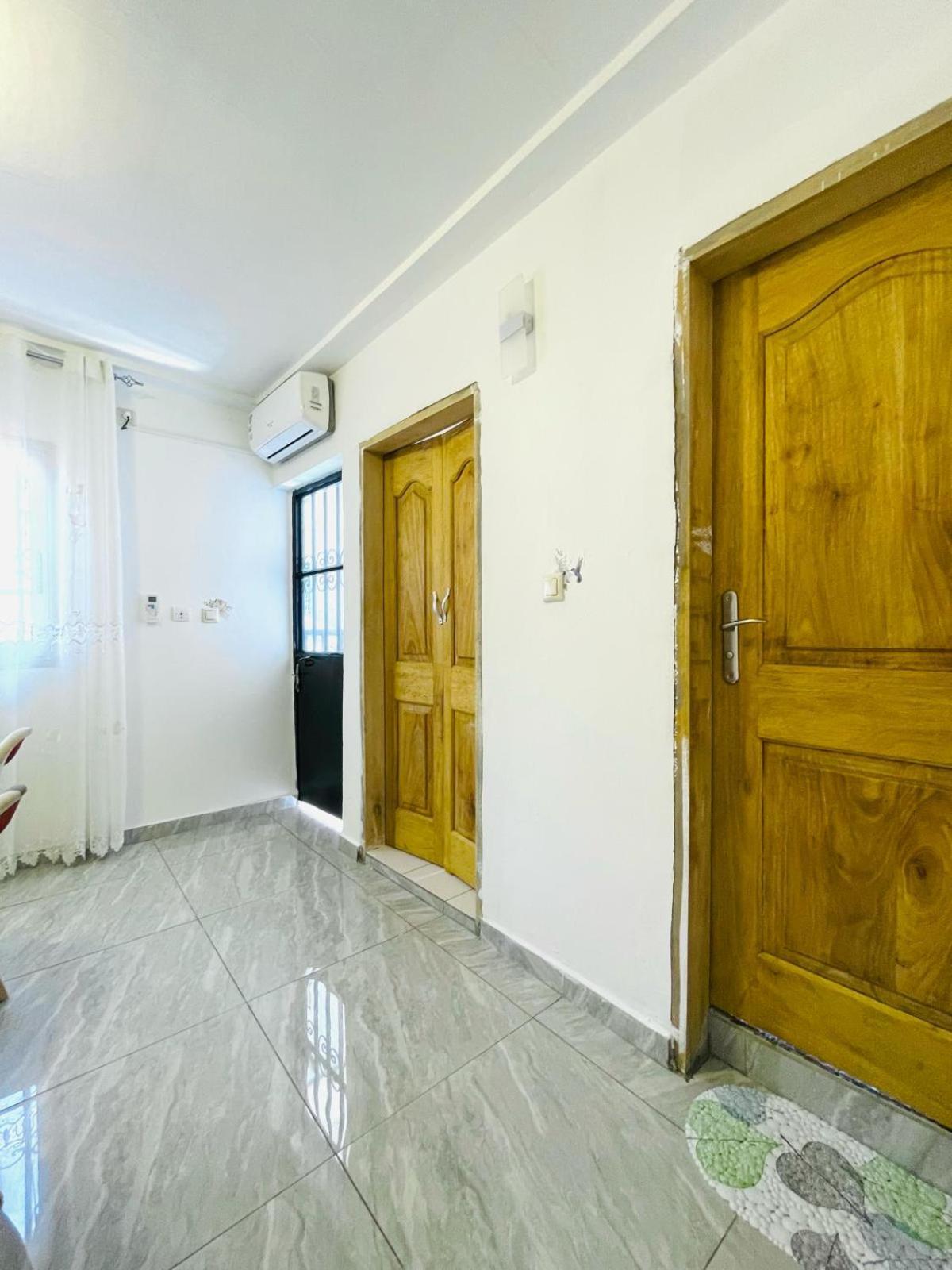 Naiveli-Palm Appartement Meuble Sobre Et Chic Douala Extérieur photo