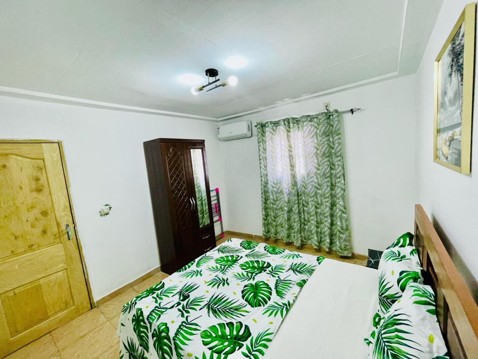 Naiveli-Palm Appartement Meuble Sobre Et Chic Douala Extérieur photo