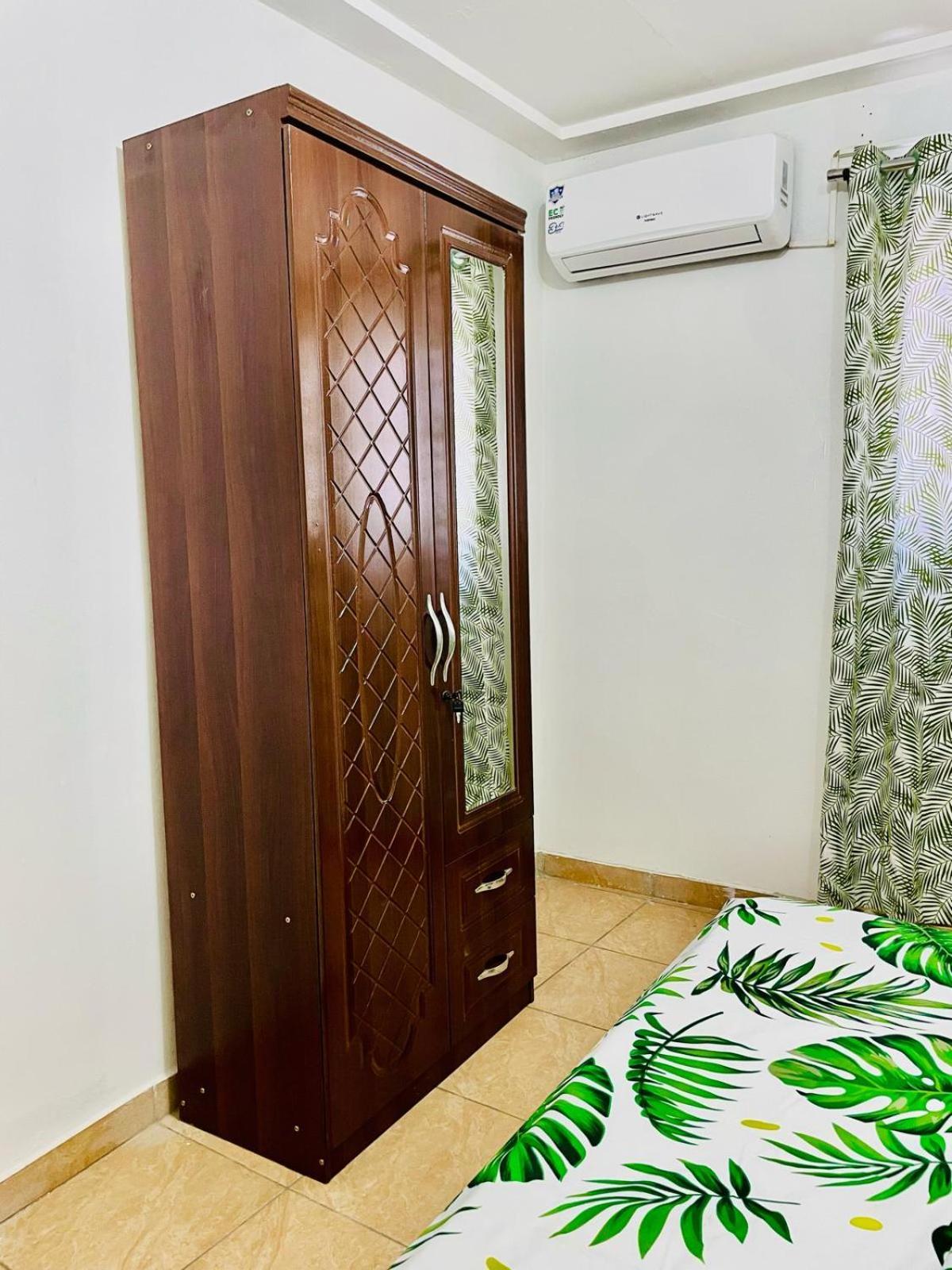 Naiveli-Palm Appartement Meuble Sobre Et Chic Douala Extérieur photo